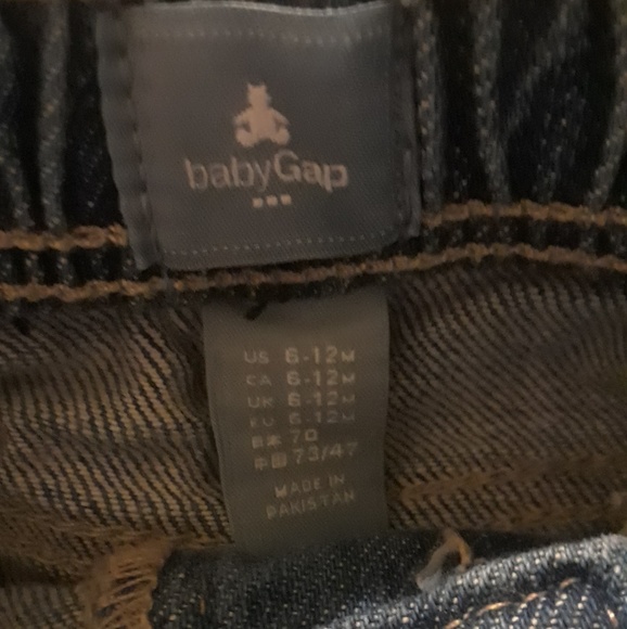 Baby Gap 6-12 months girl shorts - Picture 3 of 3